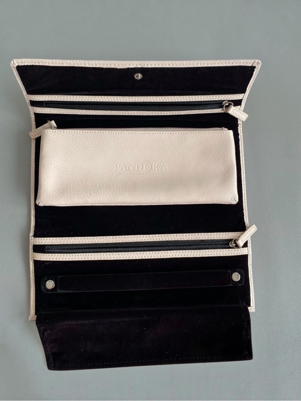 NEW Pandora Leather Travel Jewelry Organizer